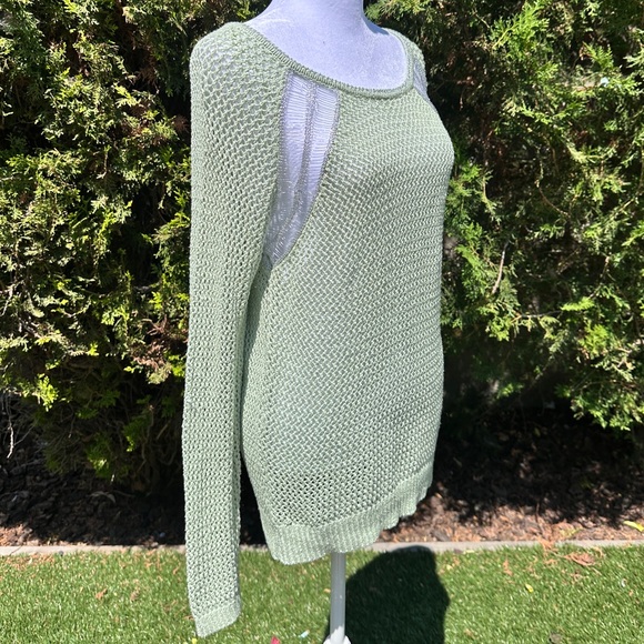 NWT Jennifer Lopez Green Long Sleeve Crew Neck with Open Shoulder Silhouette Med - Picture 3 of 5